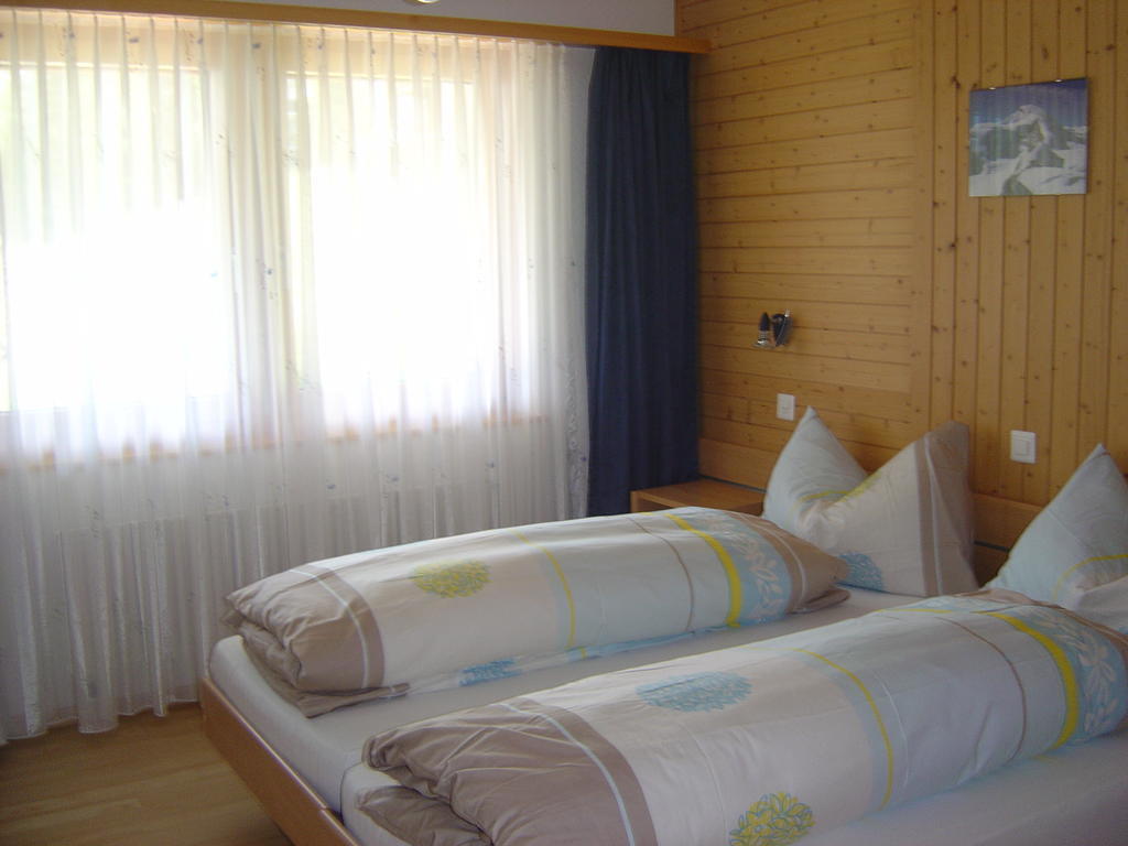 Ferienwohnung Haus Le Mirage Saas-Fee Zimmer foto